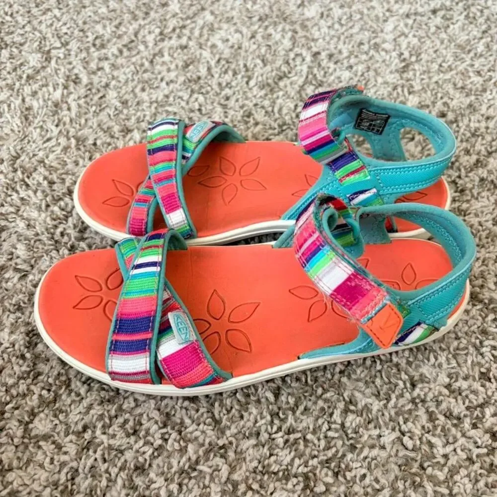 Size 3 / Girls KEEN Sandals